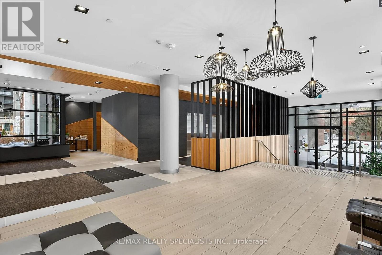 #505 1 NEIGHBOURHOOD LANE - Image 32