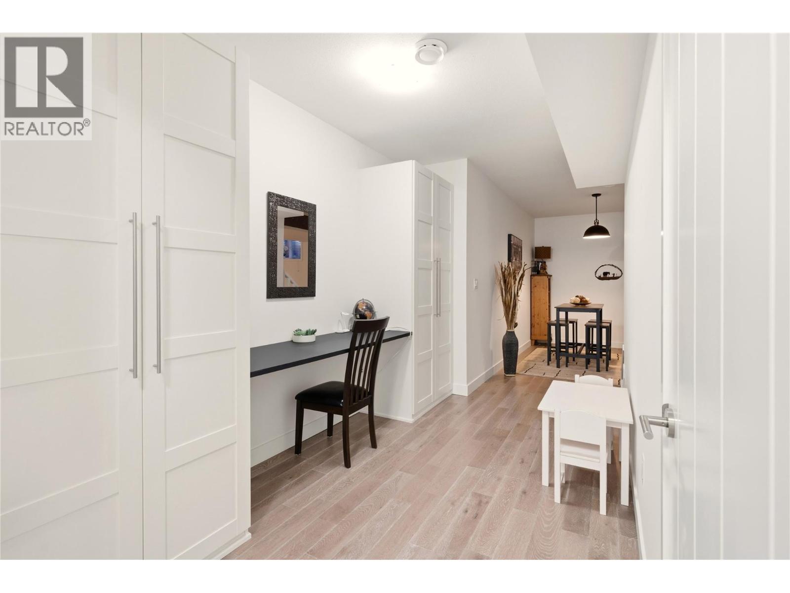 2110 Lawrence Avenue - 43