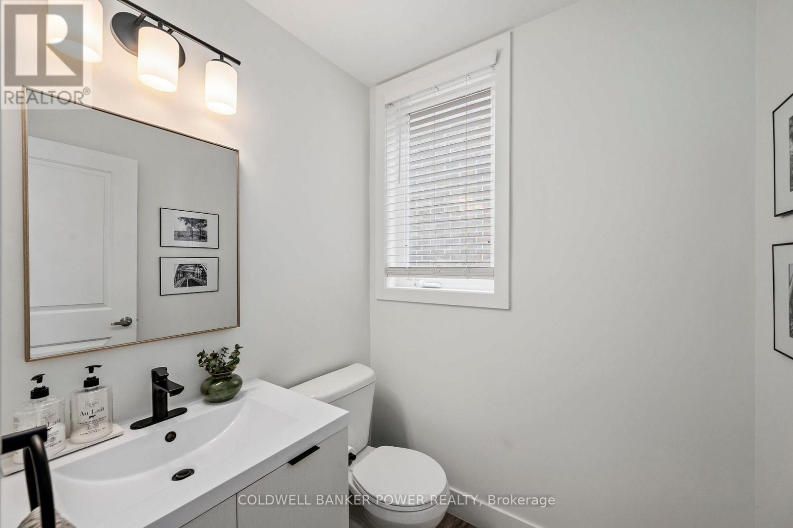 3 bedroom Single Family interior view, 23- 1960 Dalmagarry Road, London North (North E), Ontario