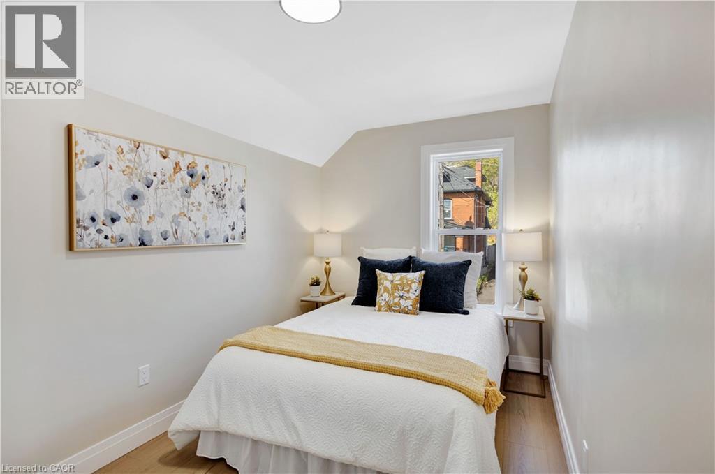 187 DRUMMOND Street - Image 25