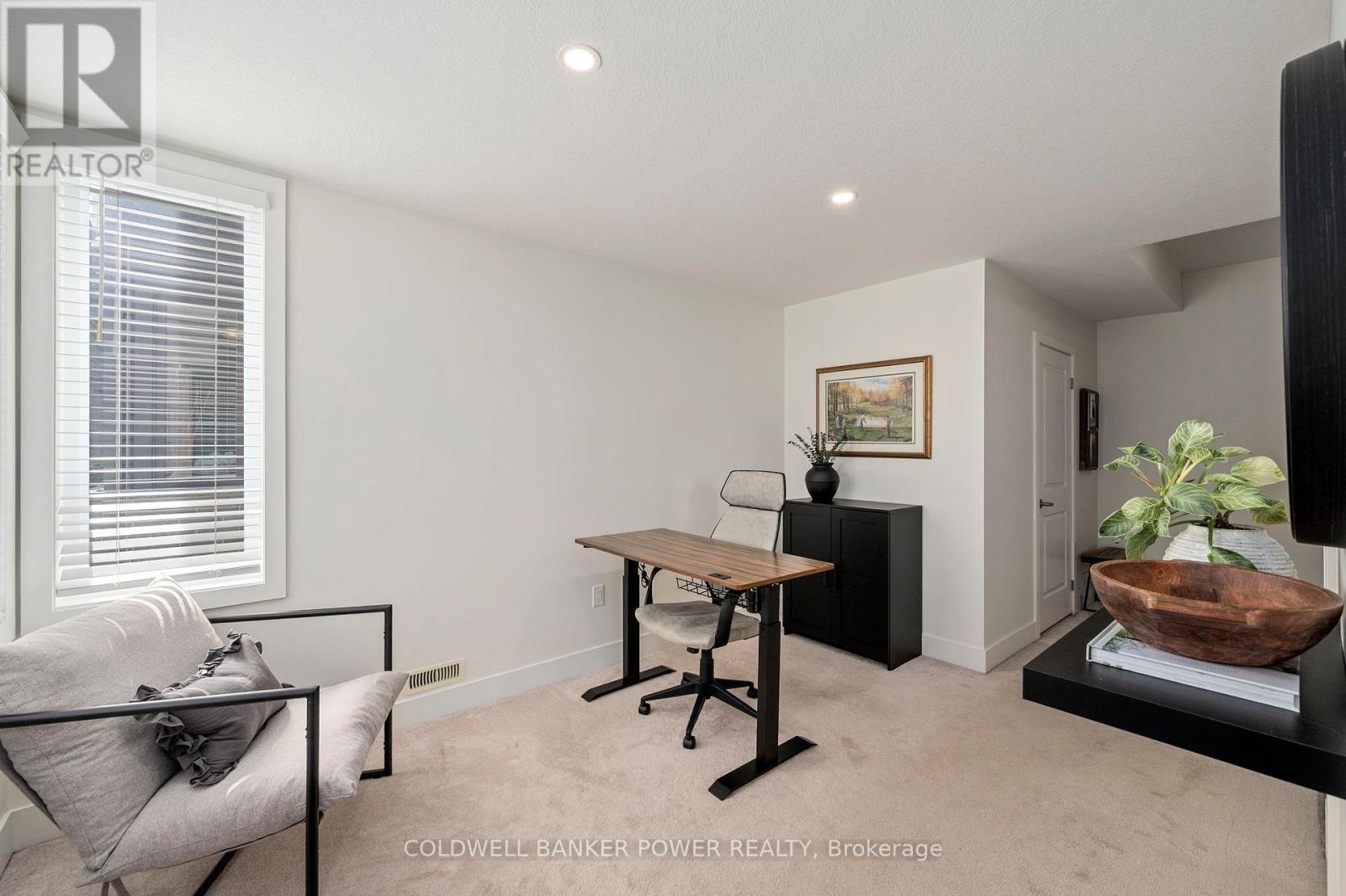 3 bedroom Single Family interior view, 23- 1960 Dalmagarry Road, London North (North E), Ontario