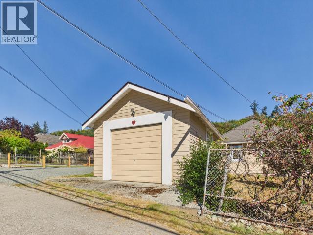 5767 MAPLE AVE - Image 32