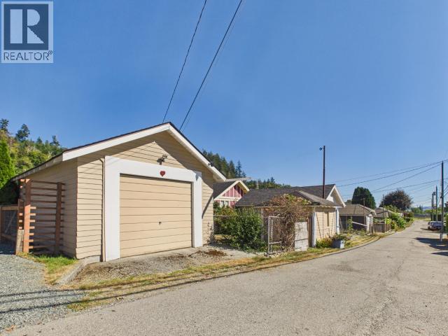 5767 MAPLE AVE - Image 33
