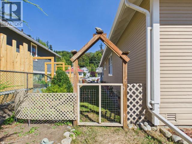 5767 MAPLE AVE - Image 37