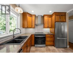 Primary Bedroom - 1023 Sylvan Rd, Comox, BC V9M3Z1 Photo 11