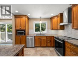 1023 Sylvan Rd, Comox, BC V9M3Z1 Photo 14