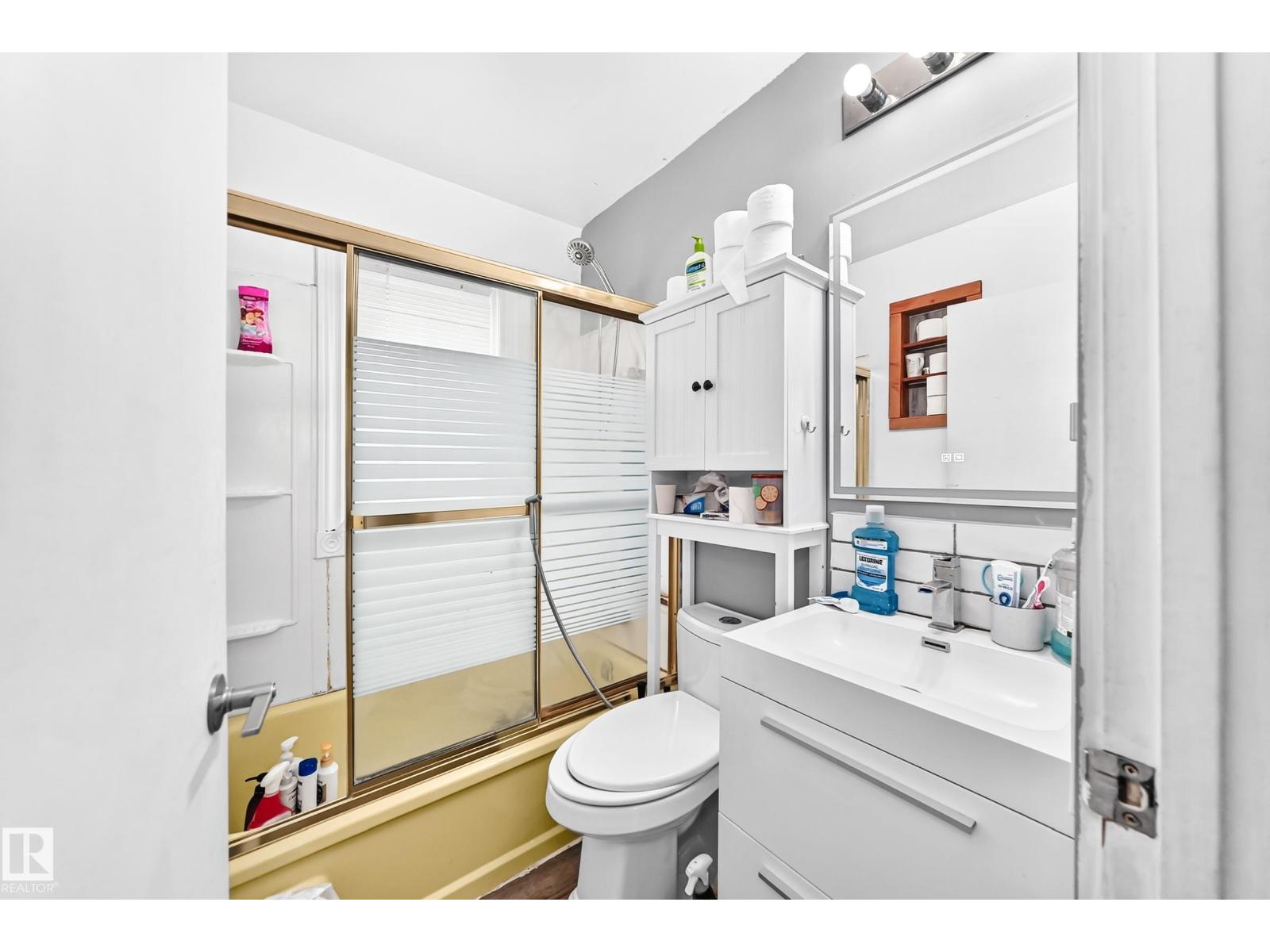 9031 150 ST NW - 28
