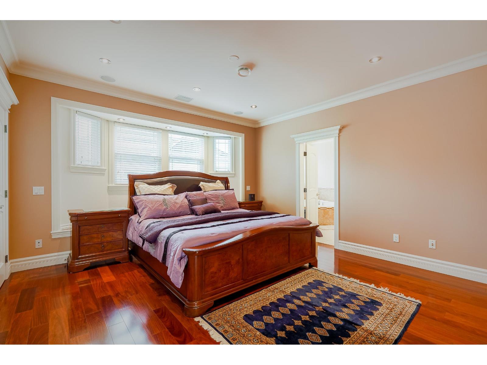 6 Bed, 5 Bath House for Sale in Surrey – 7811 148 AVENUE, Surrey – MLS# R3158329 - Image 10