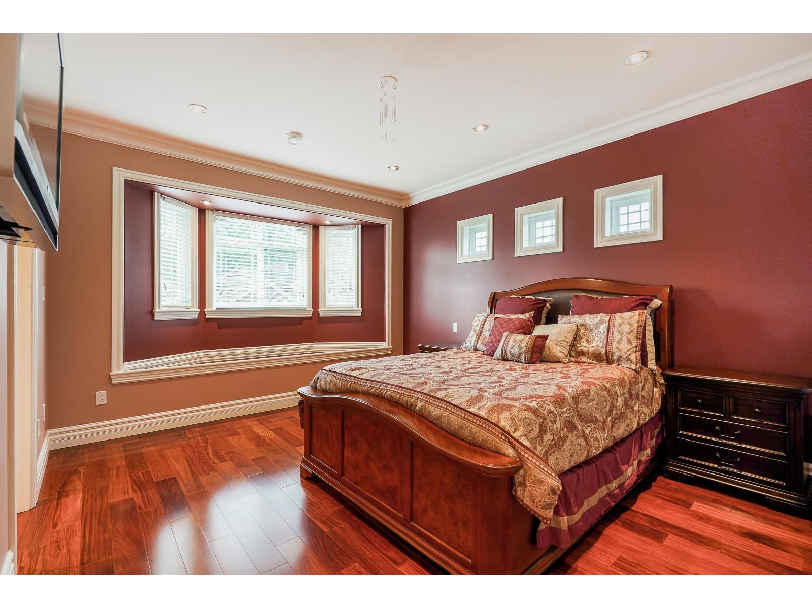 6 Bed, 5 Bath House for Sale in Surrey – 7811 148 AVENUE, Surrey – MLS# R3158329 - Image 9