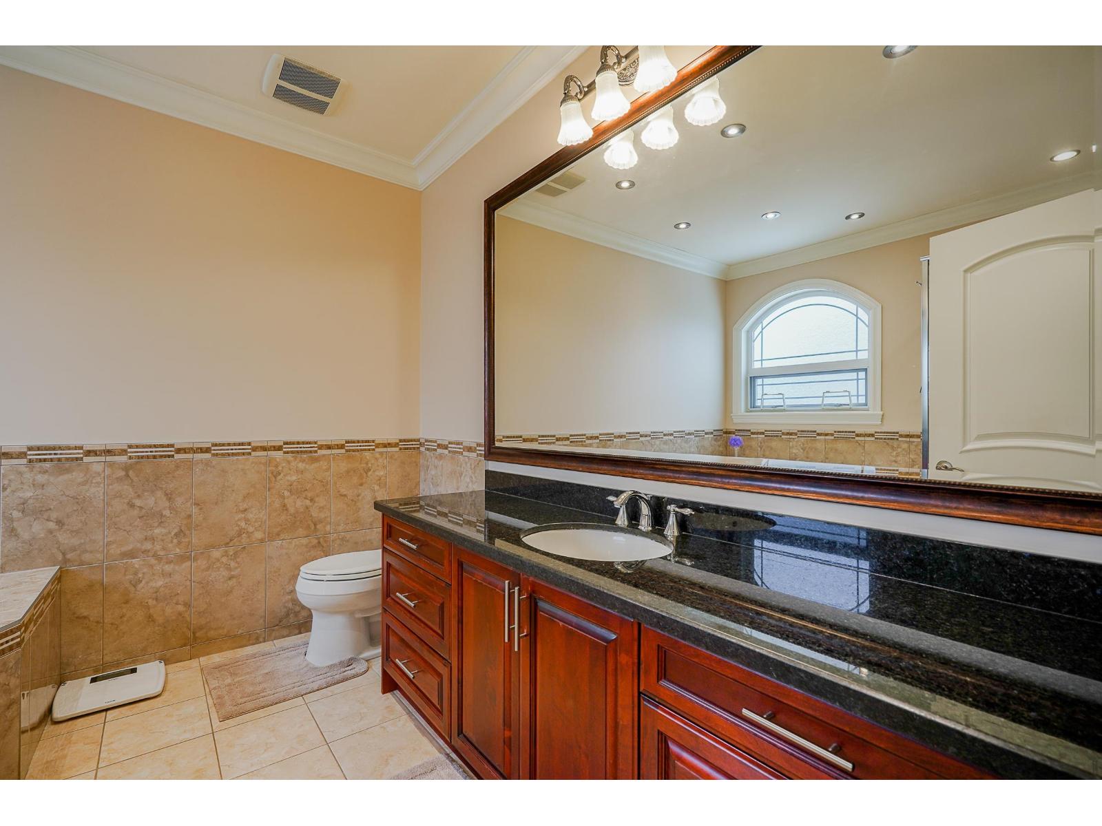 6 Bed, 5 Bath House for Sale in Surrey – 7811 148 AVENUE, Surrey – MLS# R3158329 - Image 16