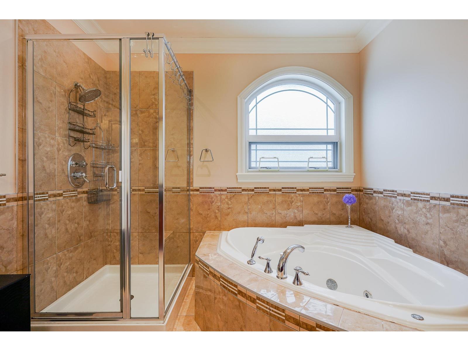 6 Bed, 5 Bath House for Sale in Surrey – 7811 148 AVENUE, Surrey – MLS# R3158329 - Image 15