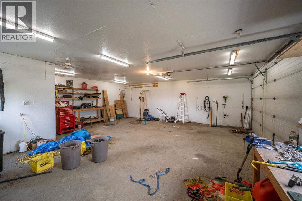 Listing photo – 23515 Township Road 402, Rural Lacombe County