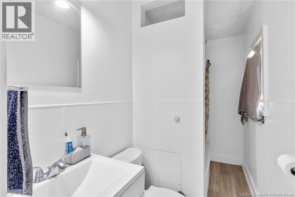 241 Saunders Street - Image 15
