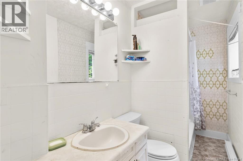 241 Saunders Street - Image 23