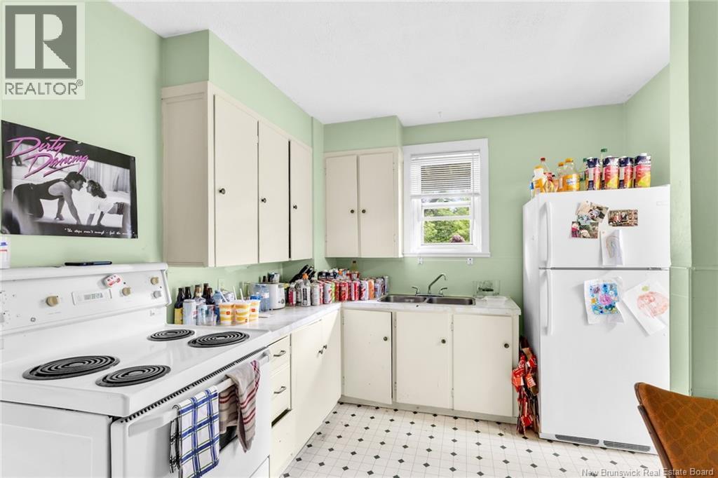 241 Saunders Street - Image 25