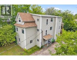 241 Saunders Street, photo 2