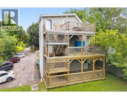 241 Saunders Street, photo 3