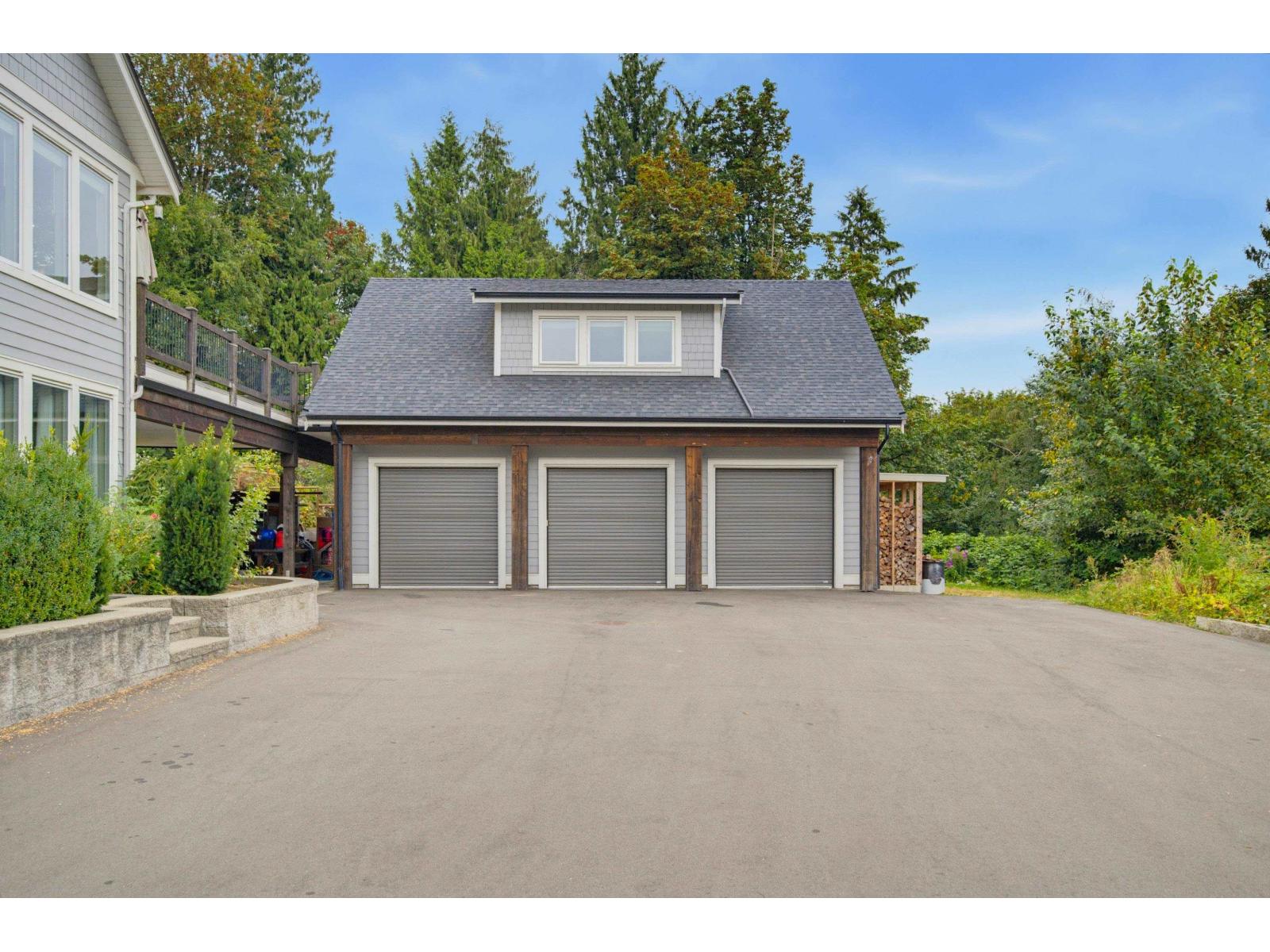 7 Bed, 5 Bath House for Sale in Abbotsford – 31123 HARRIS ROAD, Abbotsford – MLS# R3158234 - Image 7