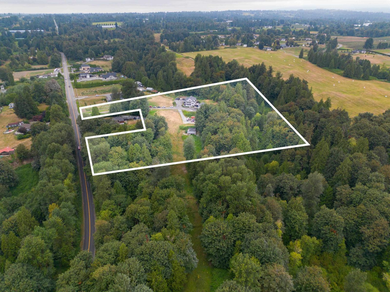 7 Bed, 5 Bath House for Sale in Abbotsford – 31123 HARRIS ROAD, Abbotsford – MLS# R3158234 - Image 4