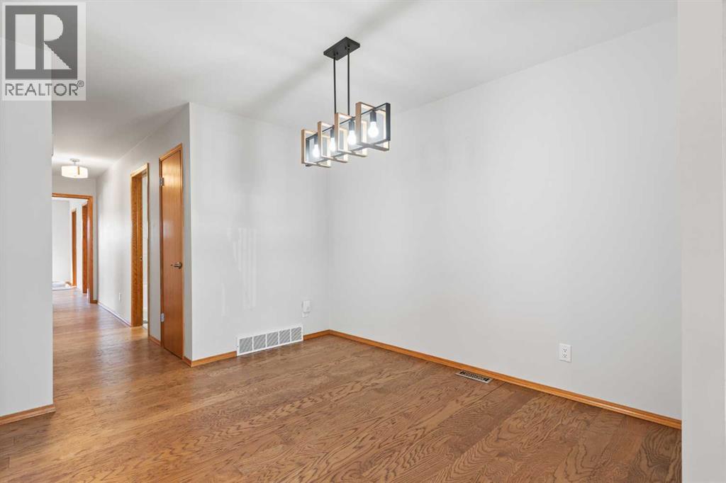 1005B 10 Avenue SE - 5
