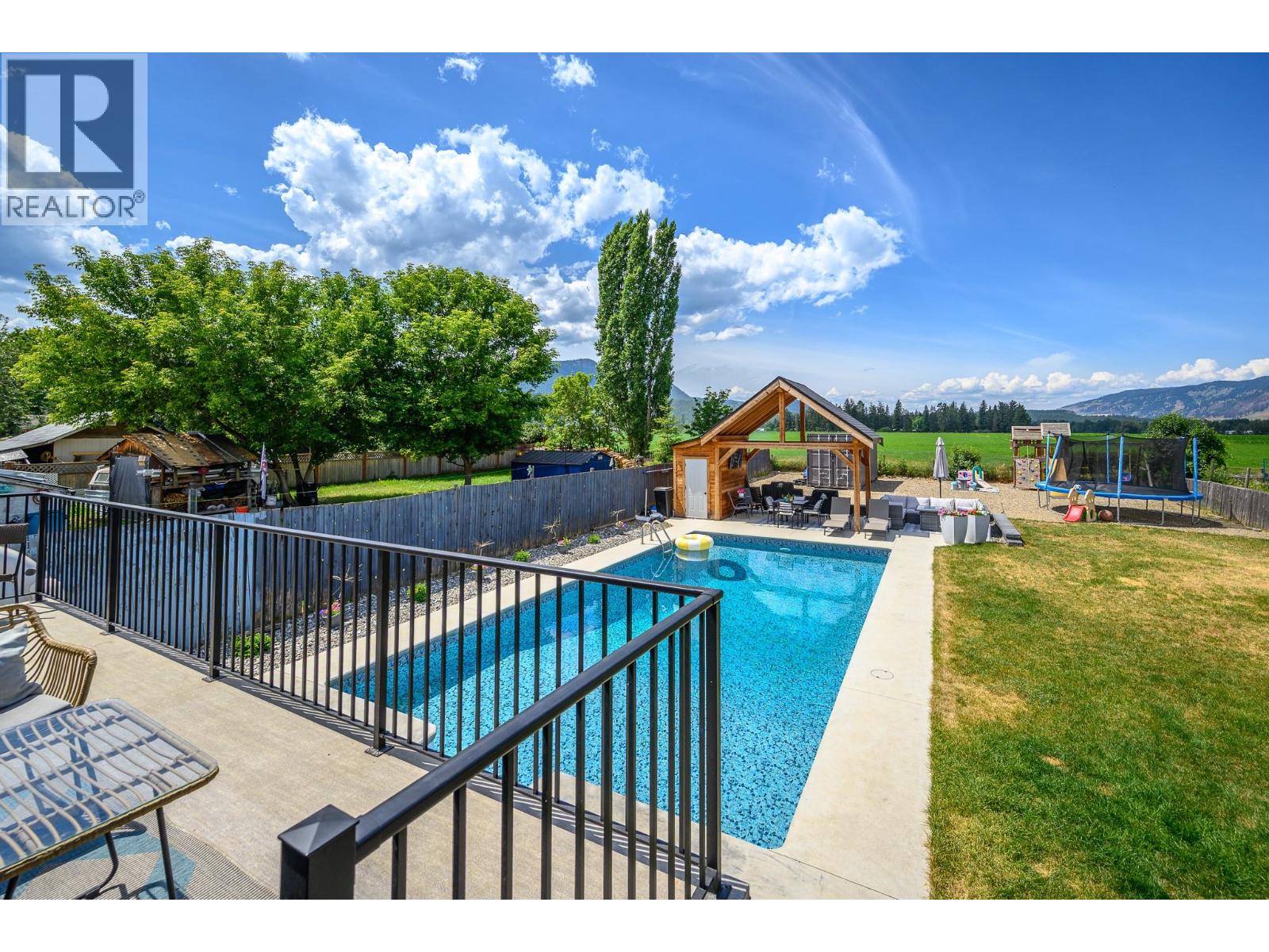 792 Fraser Road - Image 40