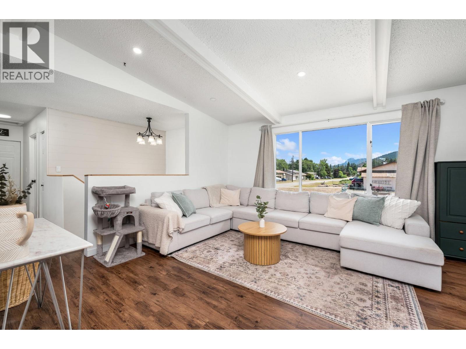 792 Fraser Road - Image 23