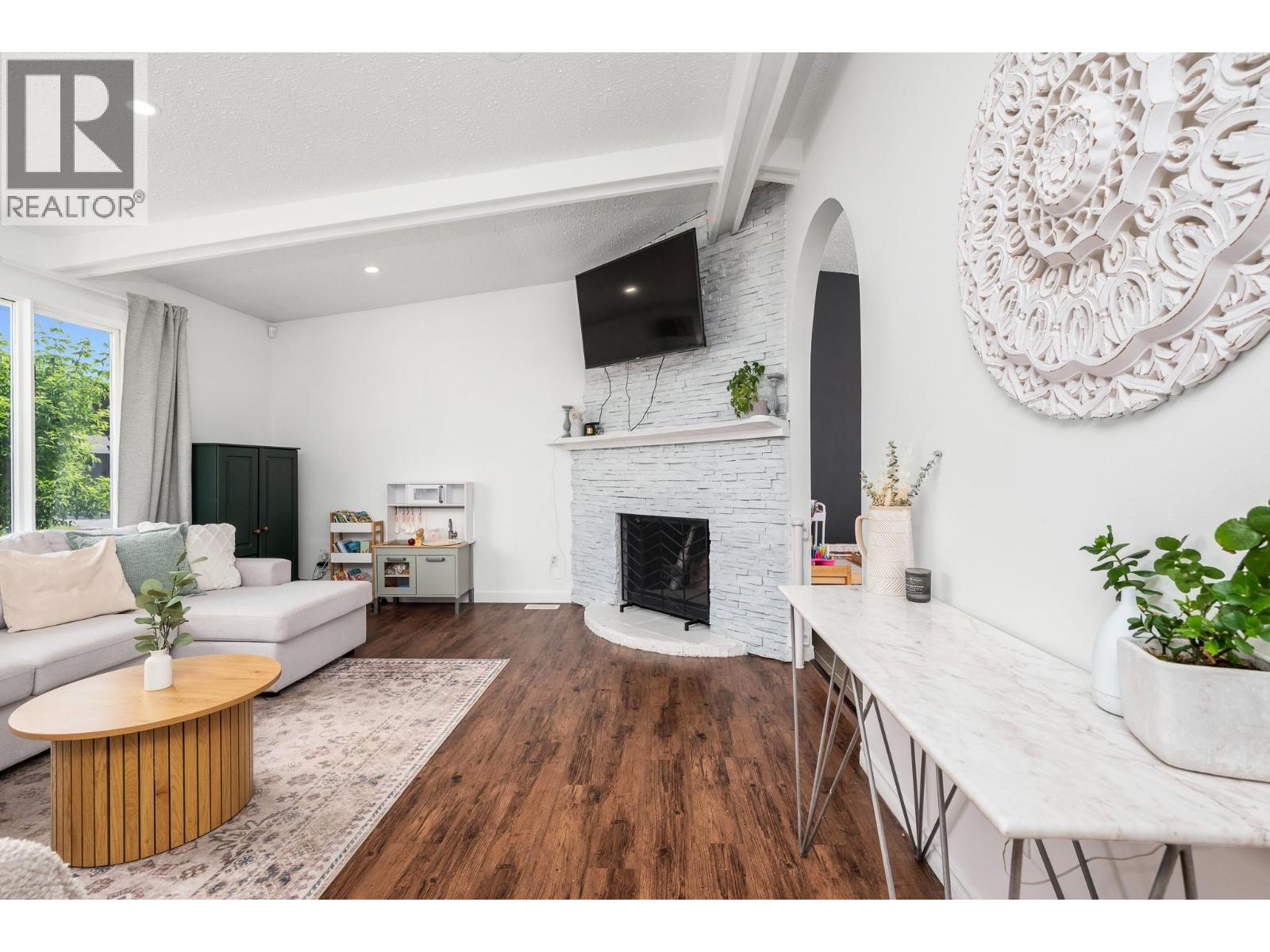 792 Fraser Road - Image 24
