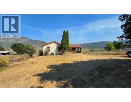 3pc Ensuite bath - 8544 Westsyde Road, Kamloops, BC V2B8S3 Photo 12