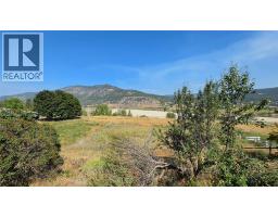4pc Bathroom - 8544 Westsyde Road, Kamloops, BC V2B8S3 Photo 13