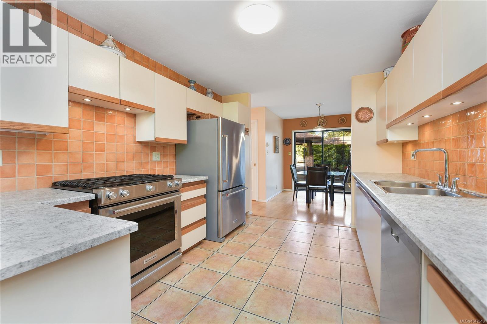 3 4631 Lochside Drive, Saanich
