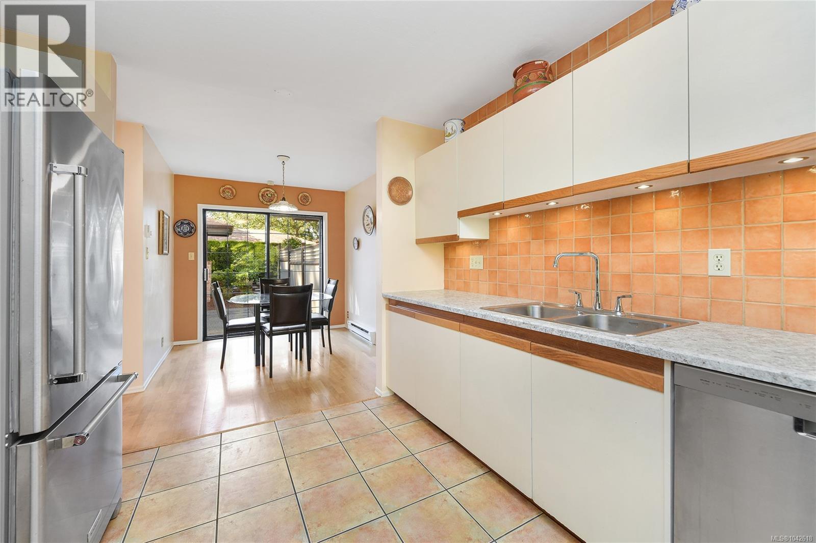 3 4631 Lochside Drive, Saanich