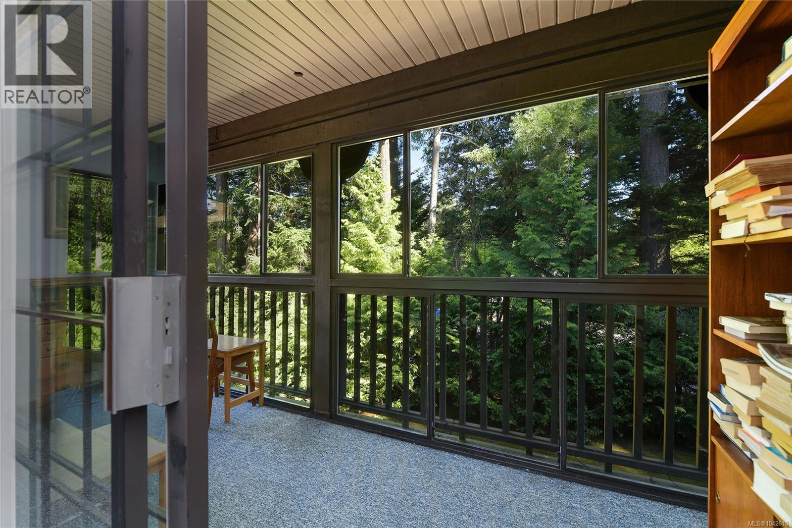 3 4631 Lochside Drive, Saanich