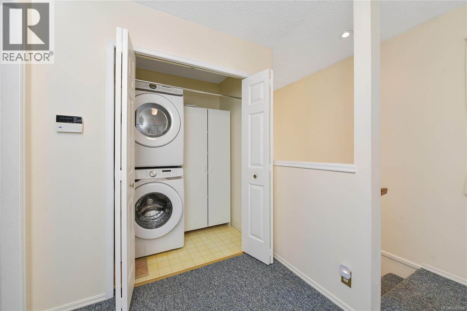 3 4631 Lochside Drive, Saanich