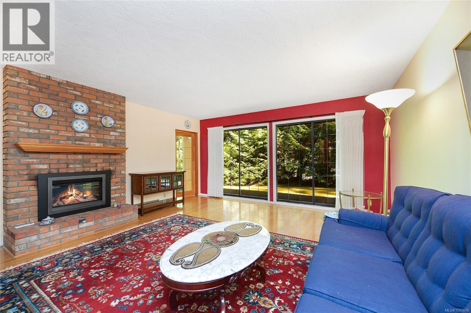 3 4631 Lochside Drive, Saanich