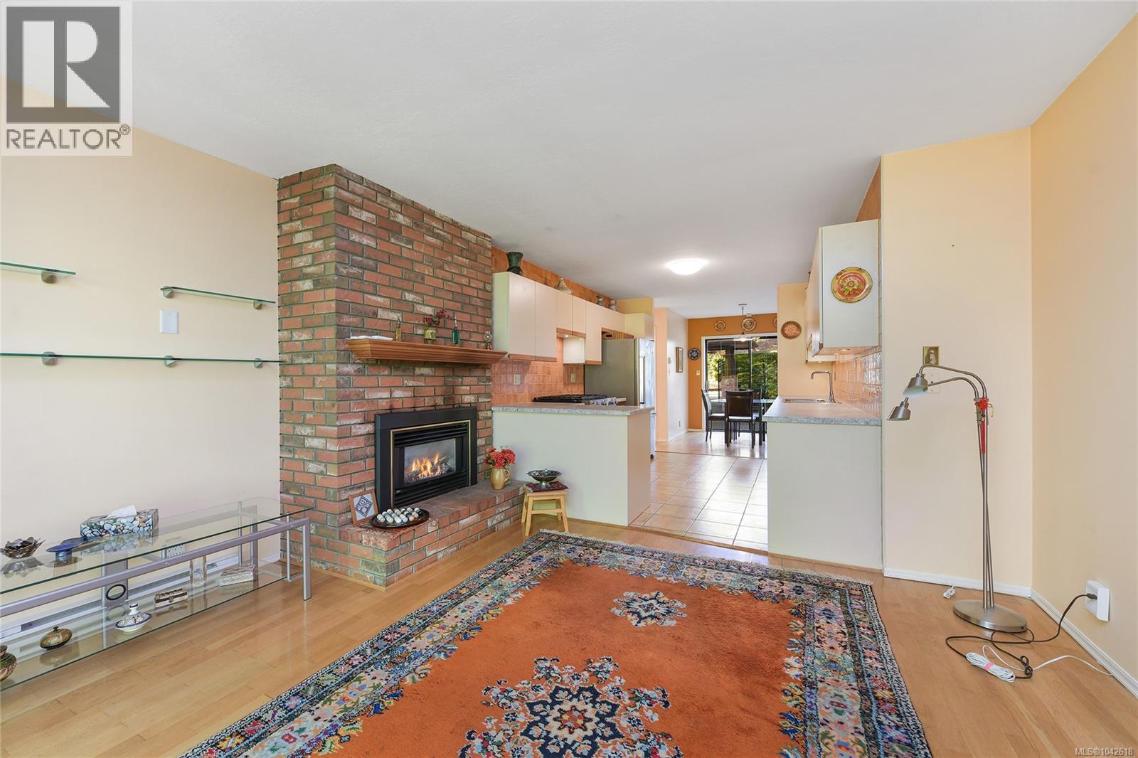 3 4631 Lochside Drive, Saanich