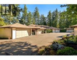 3 4631 Lochside Dr, Saanich, BC V8Y2S9 Photo 33