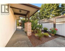 3 4631 Lochside Dr, Saanich, BC V8Y2S9 Photo 37