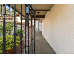 3 4631 Lochside Dr, Saanich, BC V8Y2S9 Photo 40