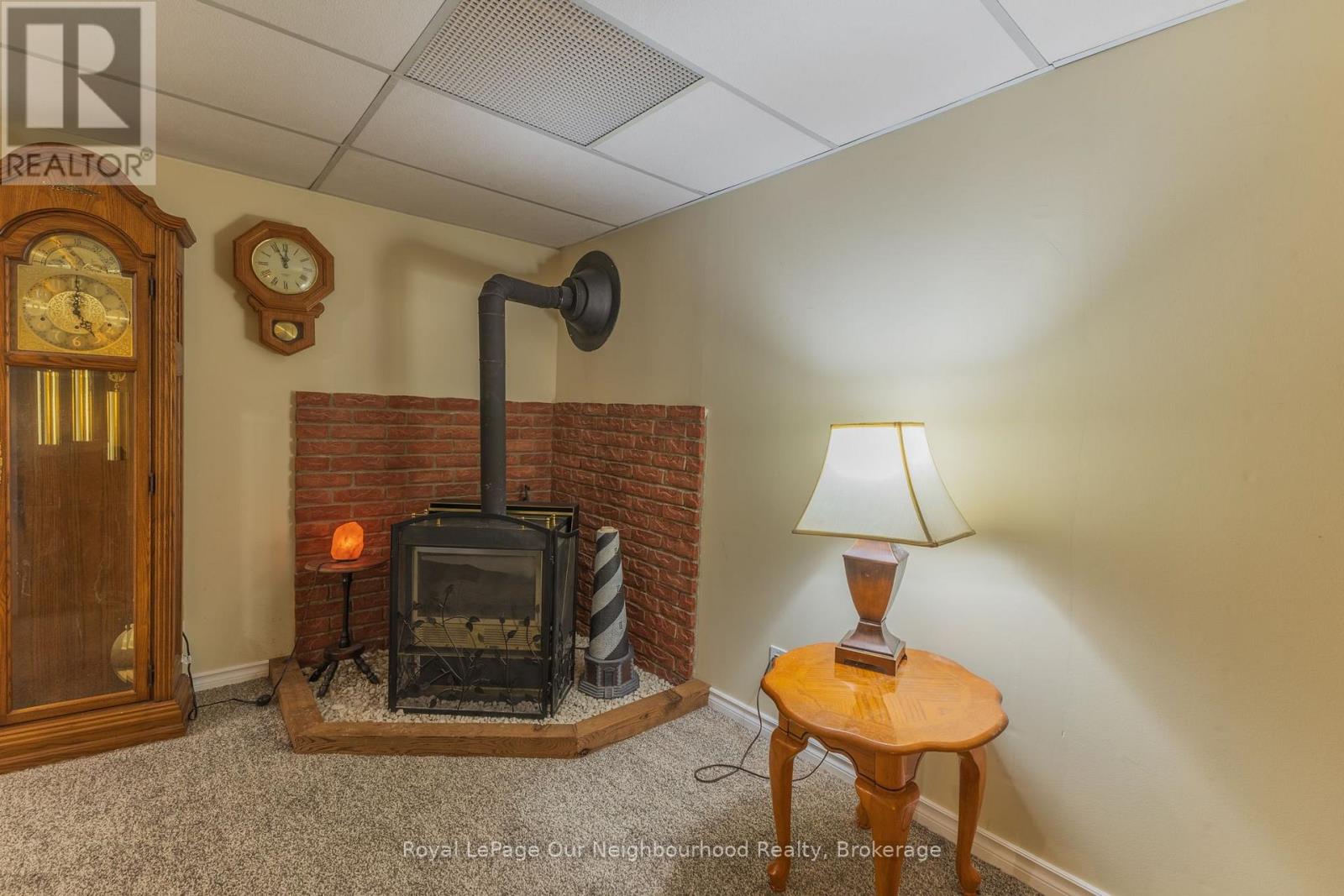 26 ASHDALE CRESCENT - 26