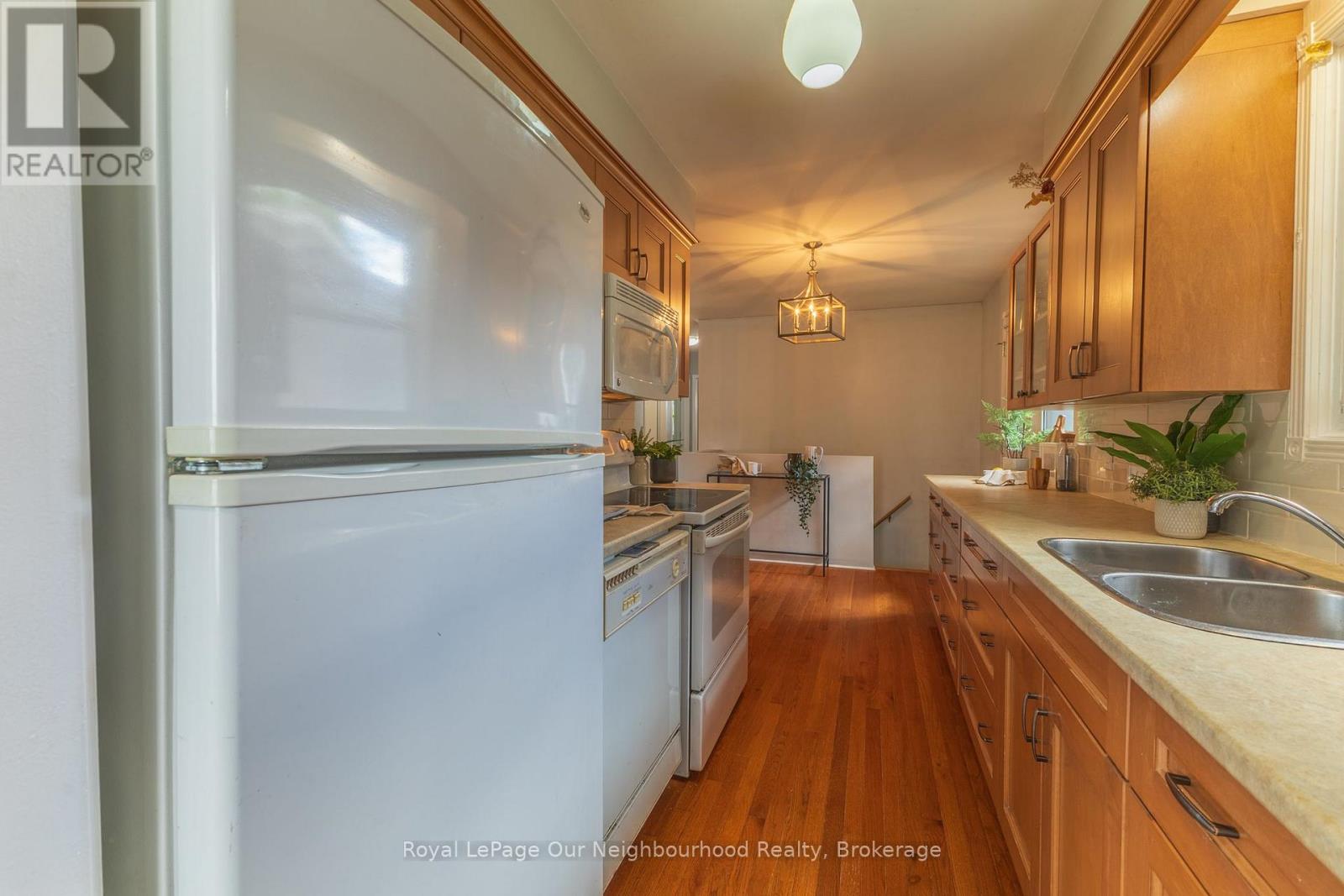26 ASHDALE CRESCENT - 6