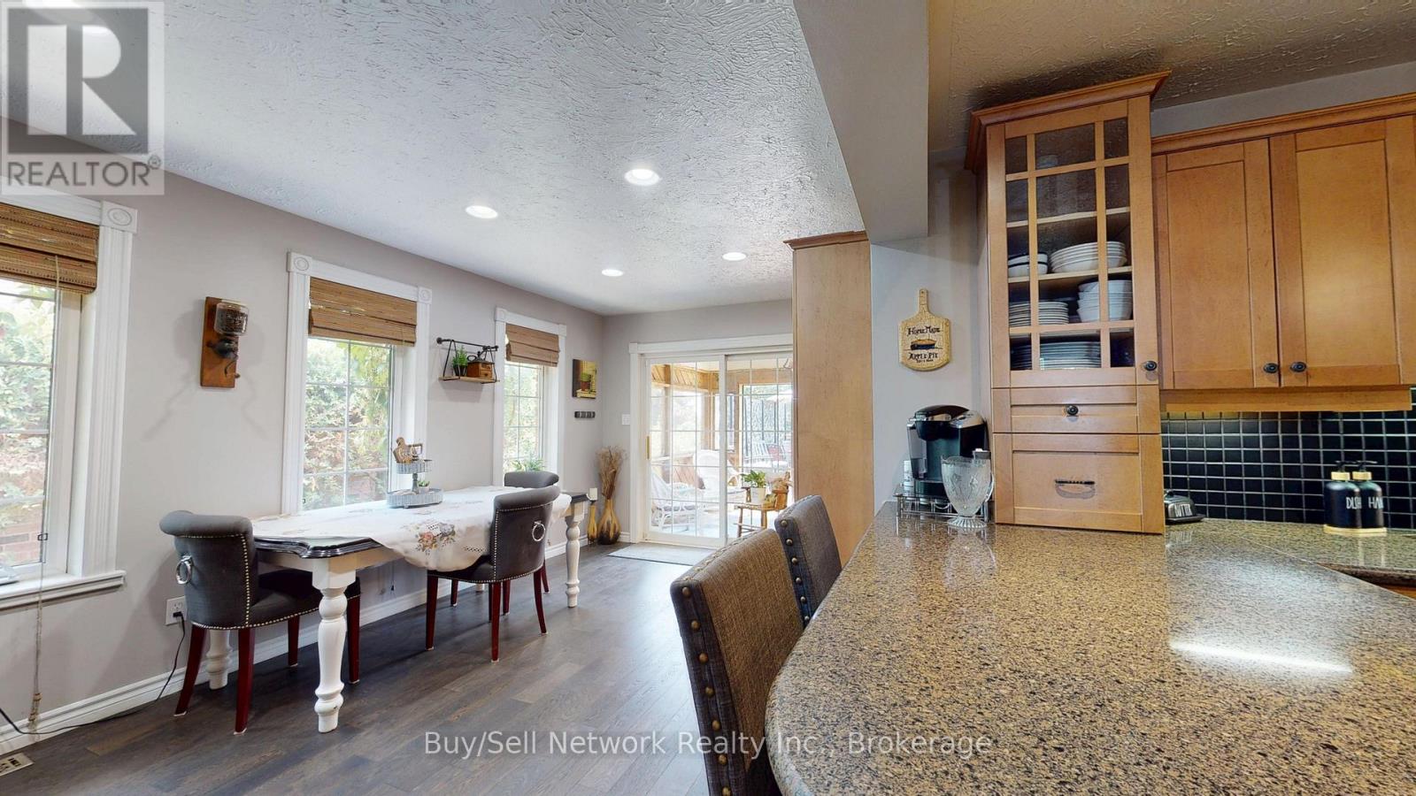 2504 IDYLLWOOD CRESCENT - 14