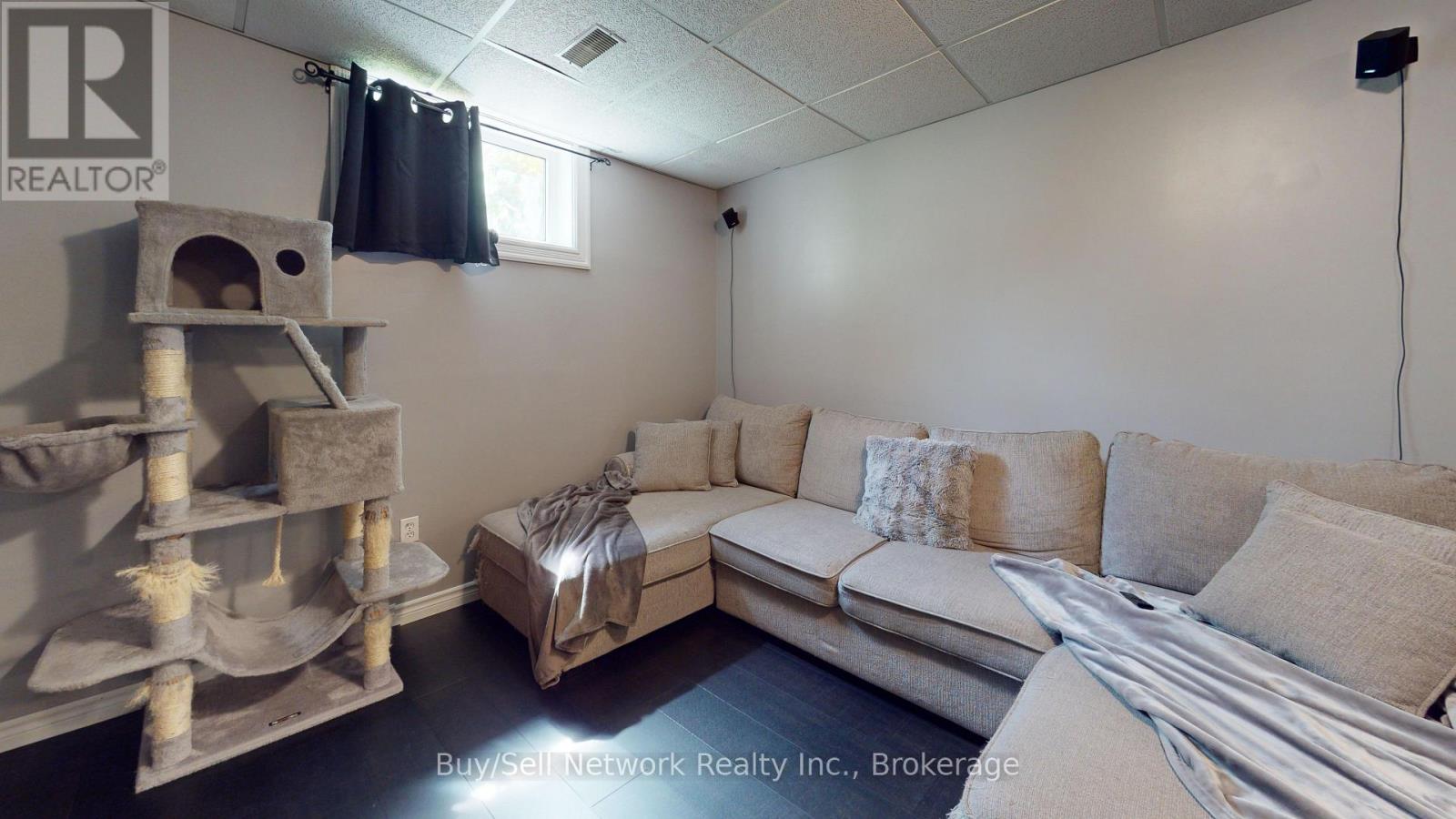 2504 IDYLLWOOD CRESCENT - Image 42