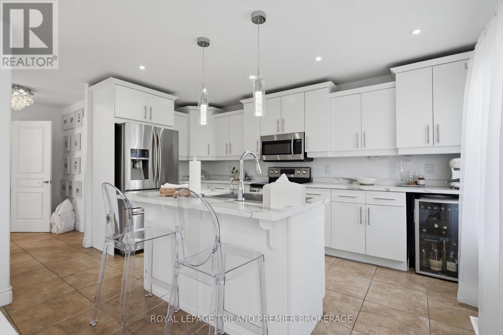 570 GARIBALDI AVENUE - Image 14