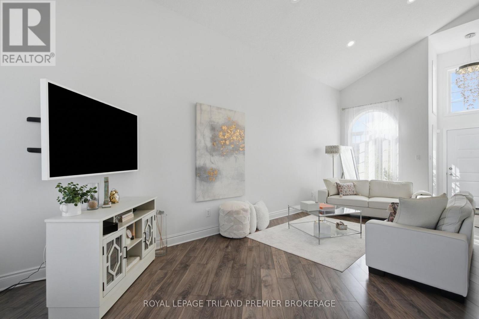570 GARIBALDI AVENUE - Image 7