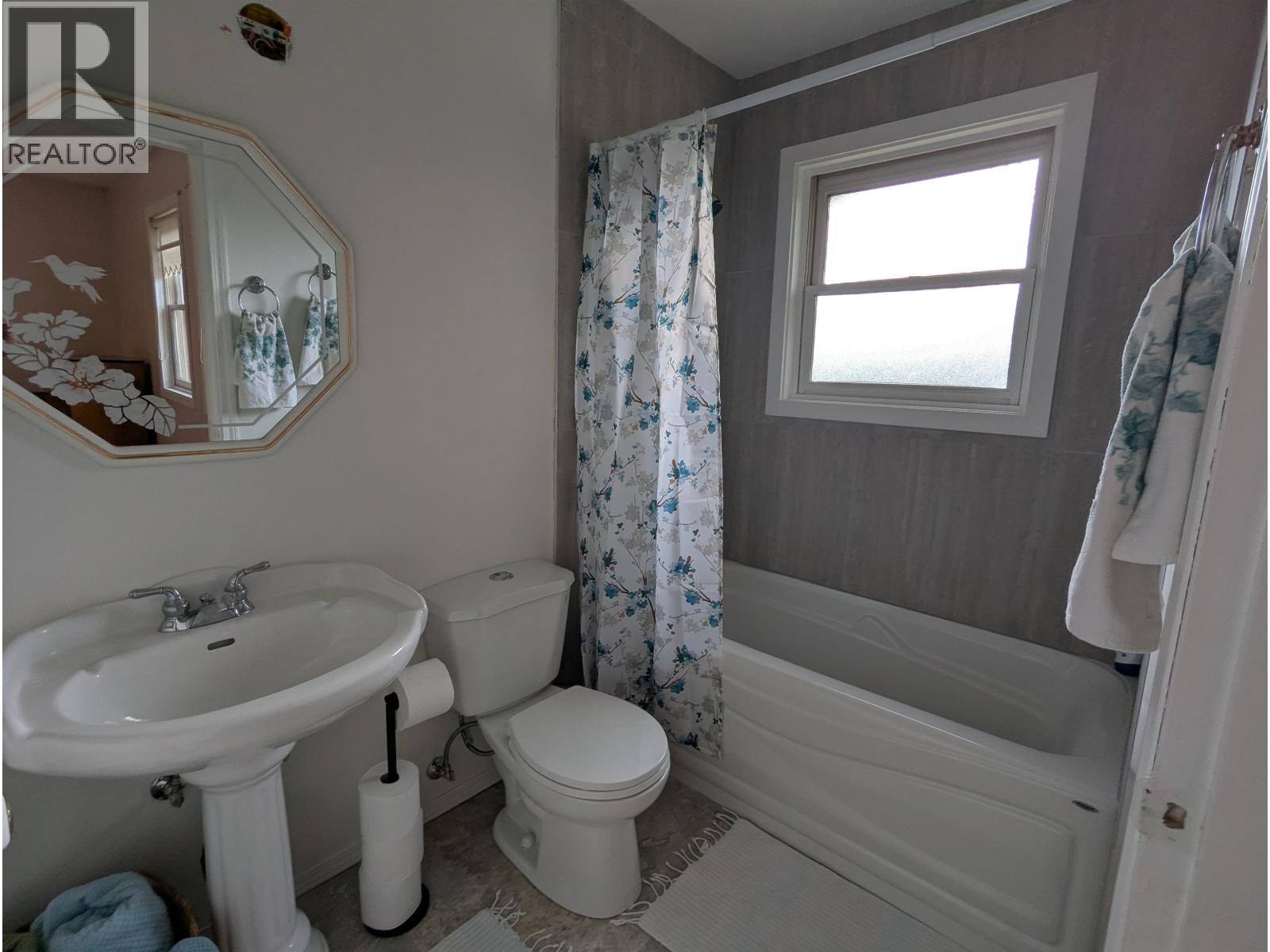 1289 COTTONWOOD Street, Telkwa