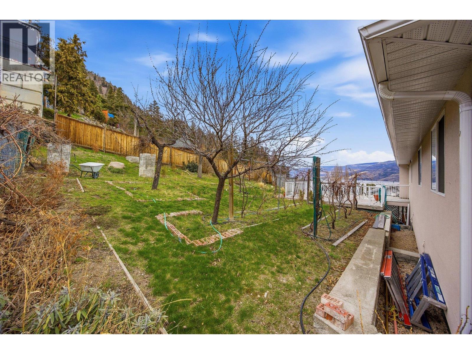3765 Lornell Crescent - 48