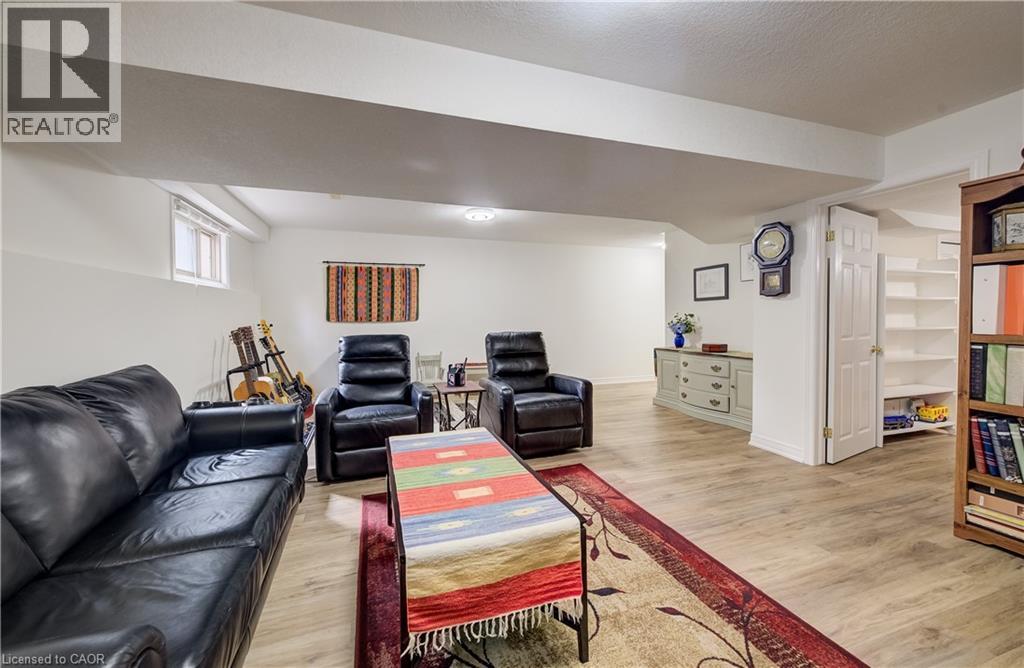 16 STEED Court - Image 24