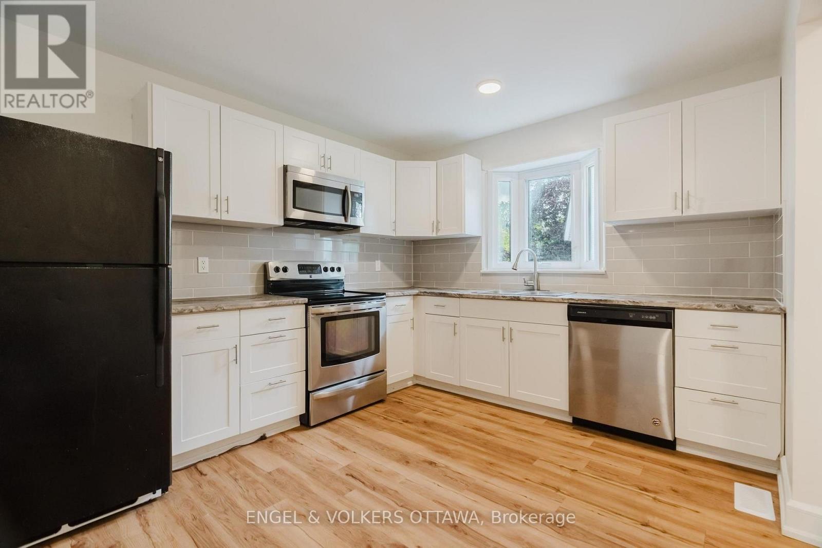 8 ALMOND LANE - Image 9