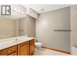 215 Rocky Ridge Drive Nw, Calgary, AB T3G4M1 Photo 28
