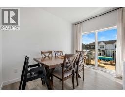 Bedroom - 256 Heritage Heights, Cochrane, AB T4C3A7 Photo 6